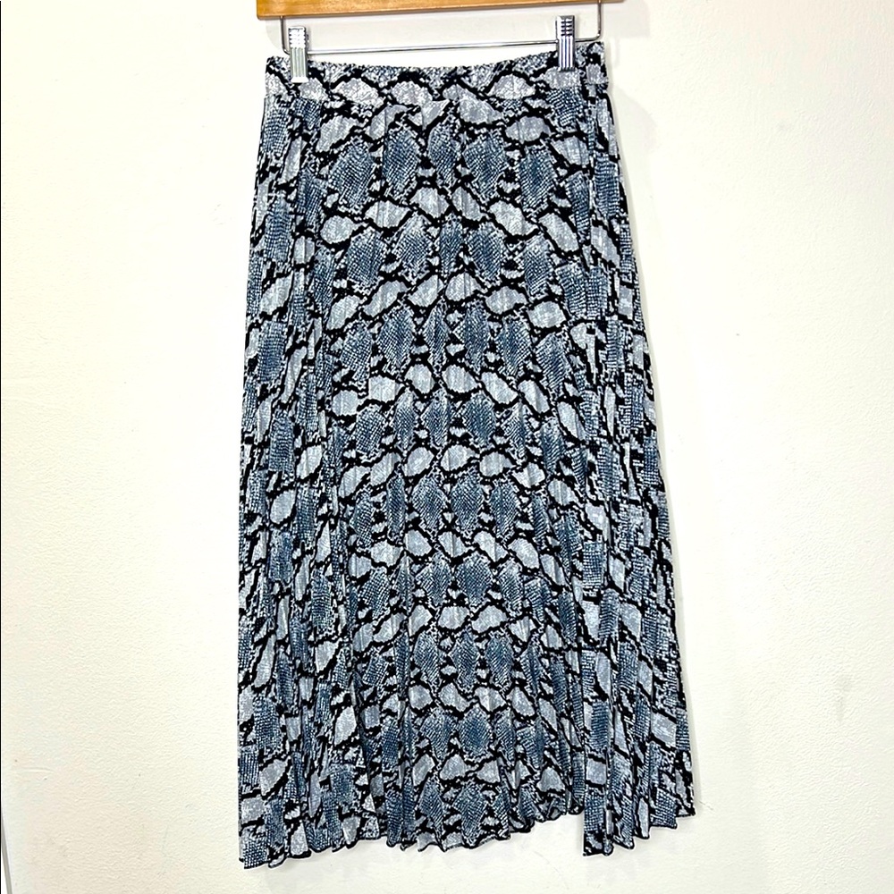 Blue and Black Snake Print Pleated Skirt